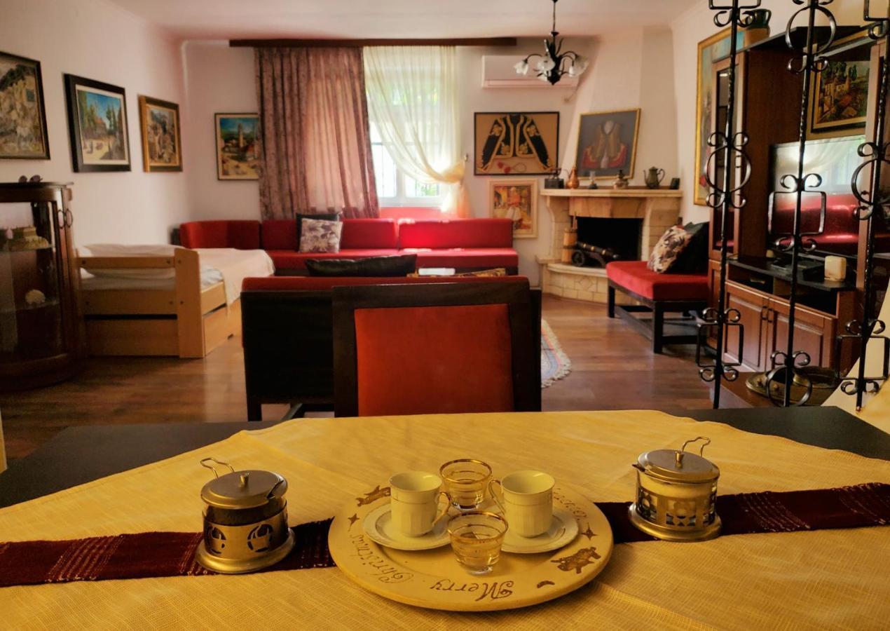 Unique Traditional House, Hosted By J&G Tiran Dış mekan fotoğraf