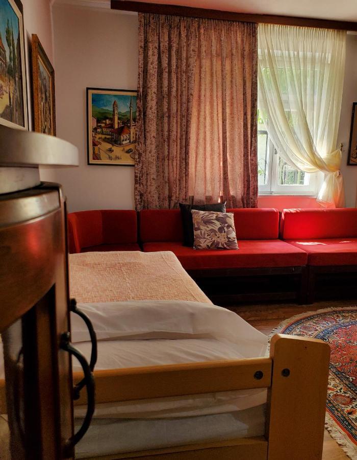 Unique Traditional House, Hosted By J&G Tiran Dış mekan fotoğraf