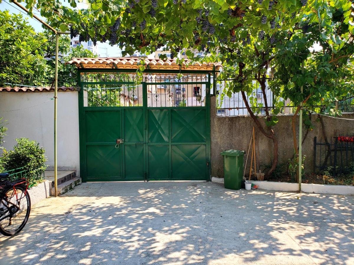 Unique Traditional House, Hosted By J&G Tiran Dış mekan fotoğraf