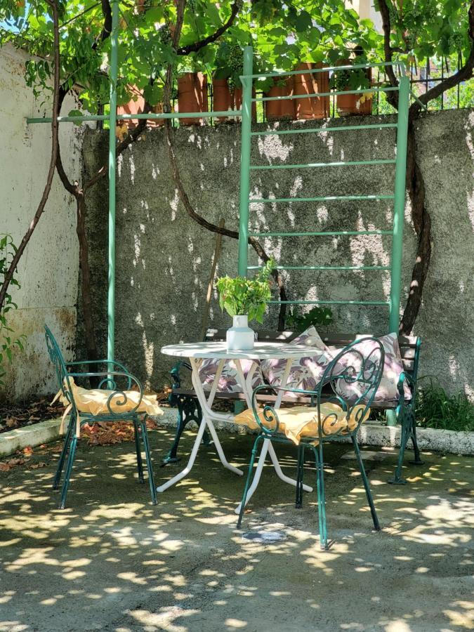 Unique Traditional House, Hosted By J&G Tiran Dış mekan fotoğraf