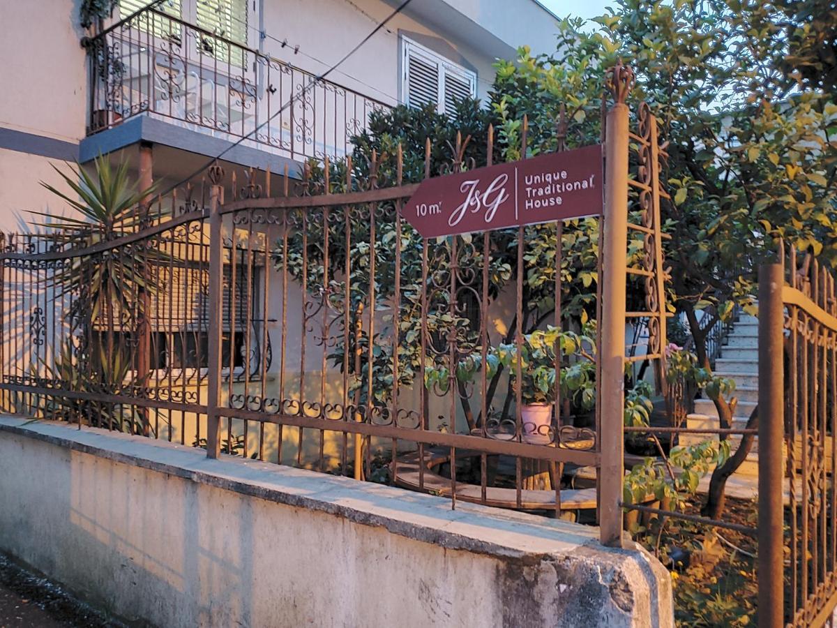 Unique Traditional House, Hosted By J&G Tiran Dış mekan fotoğraf